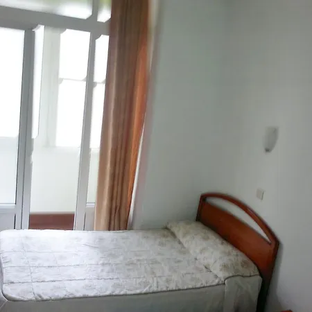 Martinez بيت ضيافة