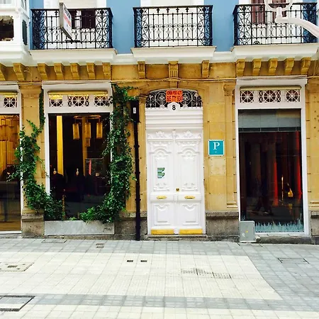 Πανσιόν Martinez *